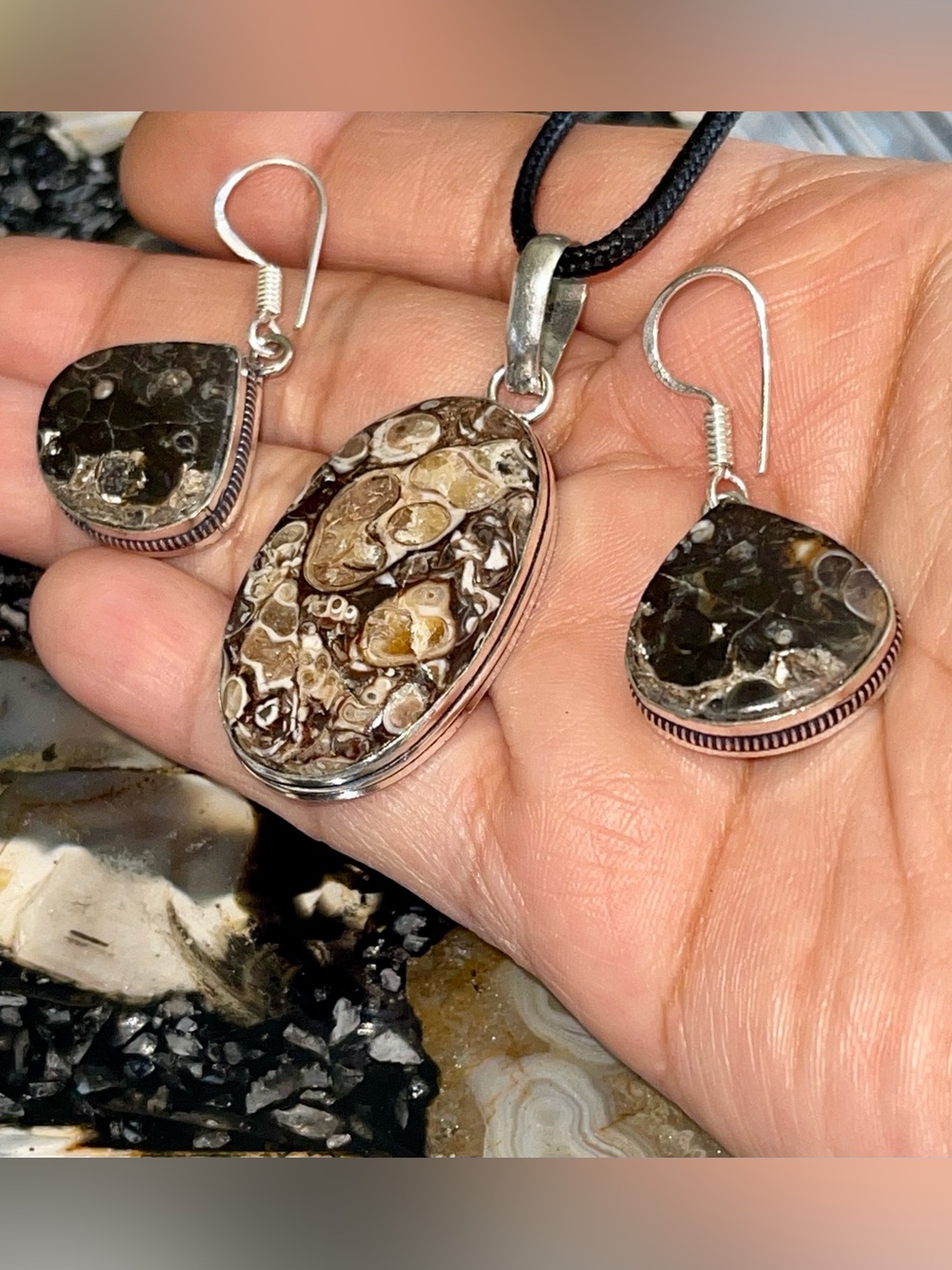 Turritella Elemia Agate & Jasper Pendant & Earrings Set